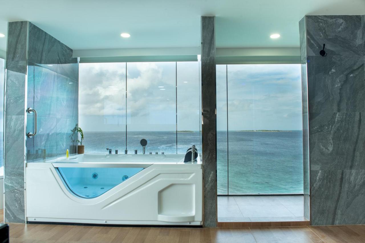 Swarn By Hawks Hotels Kamadhoo Extérieur photo