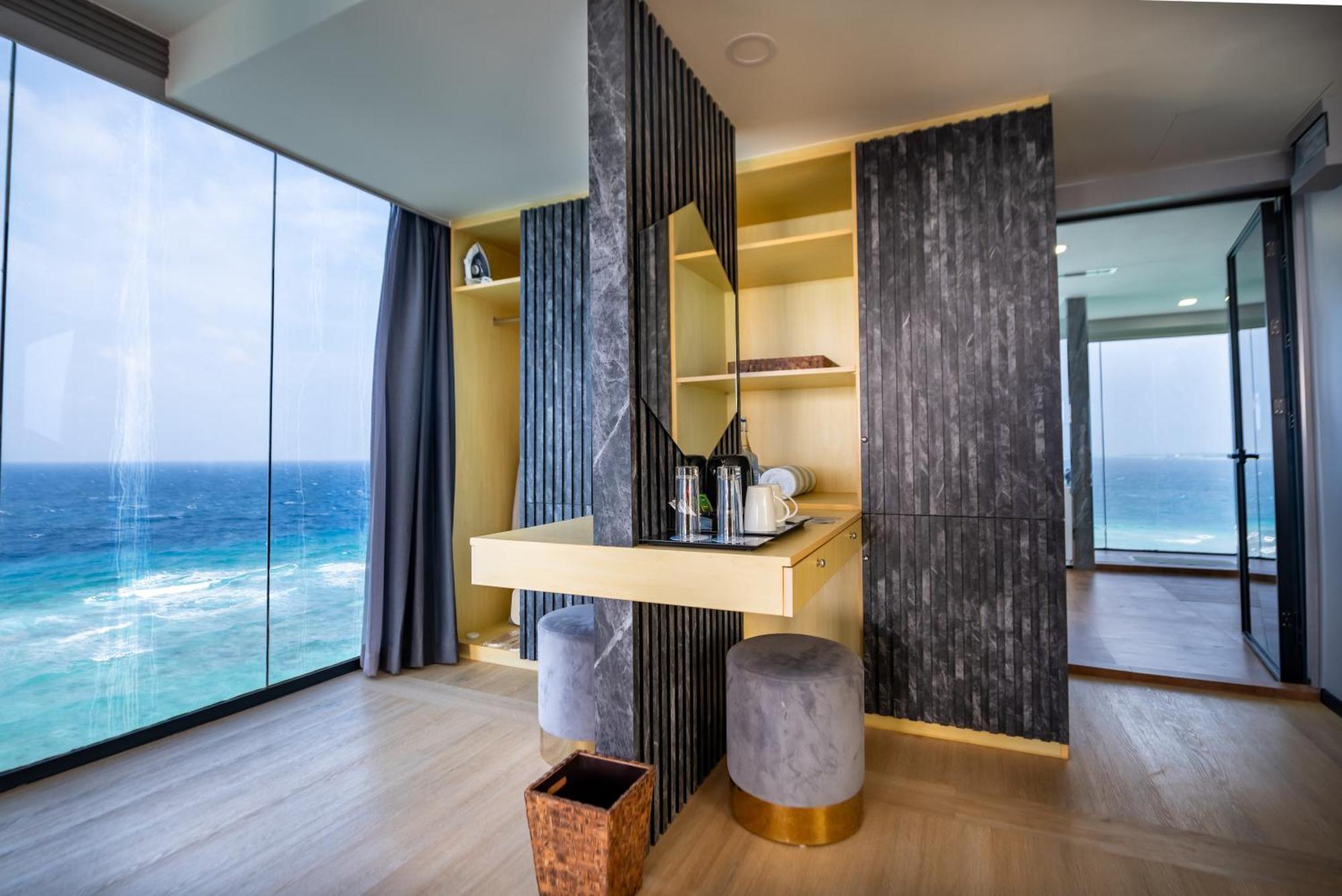 Swarn By Hawks Hotels Kamadhoo Extérieur photo