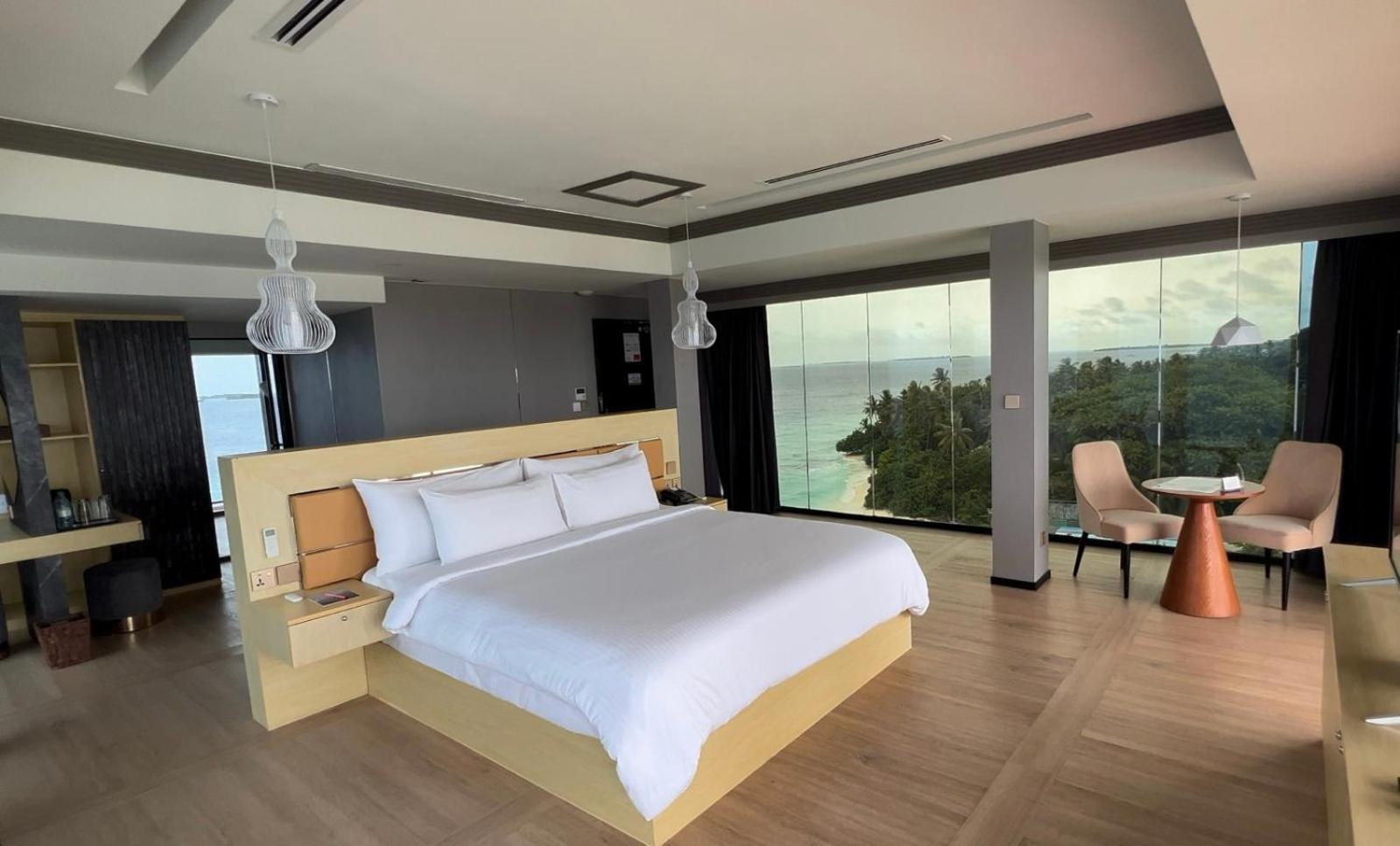Swarn By Hawks Hotels Kamadhoo Extérieur photo